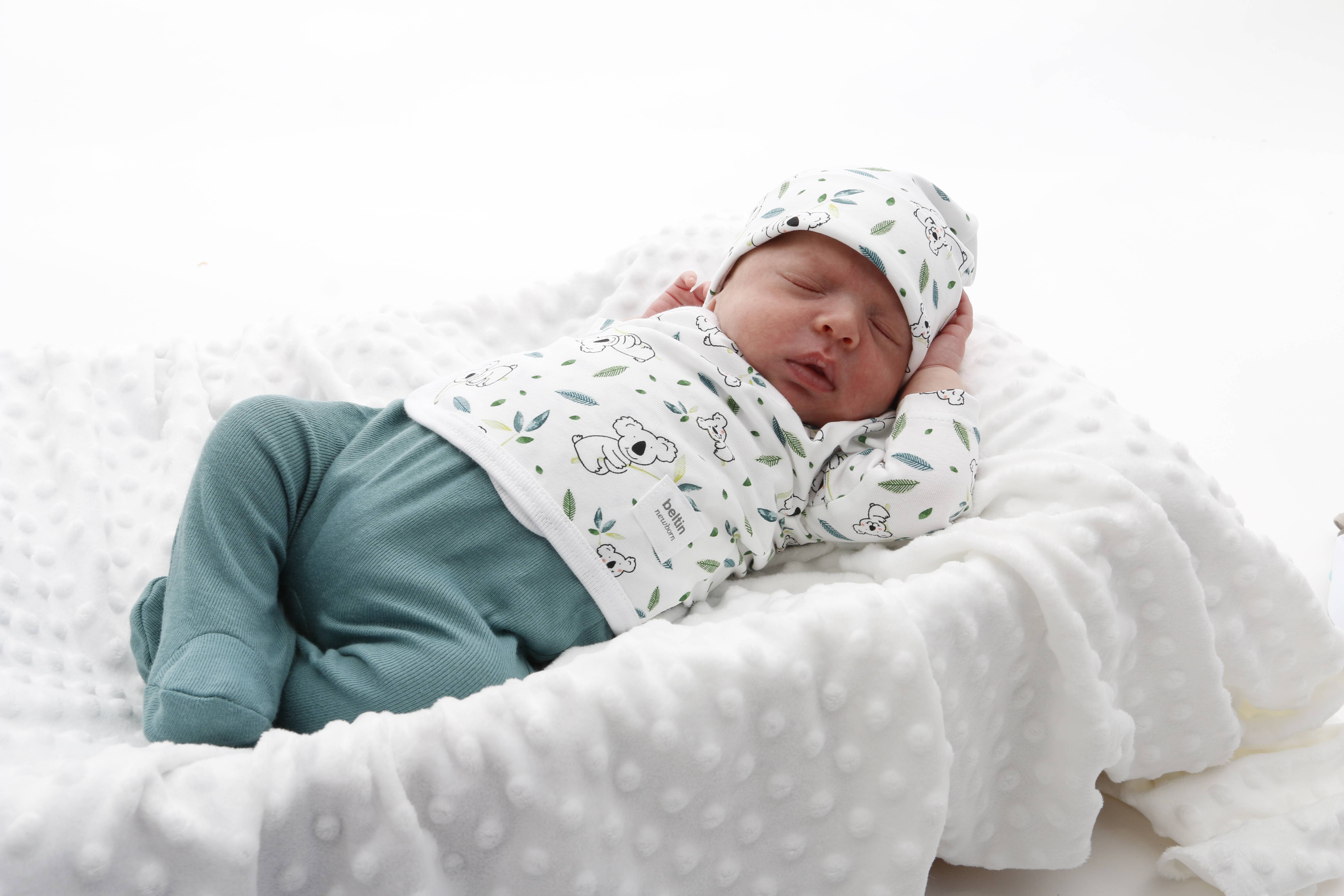 Primera puesta bebé camuflaje