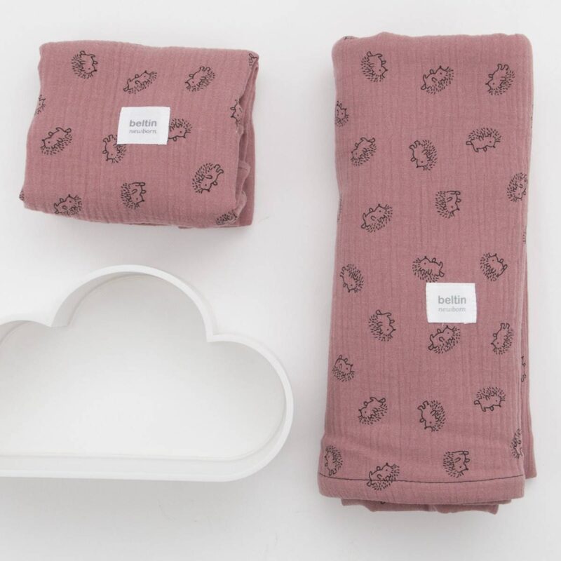 Pack de muselina maxi de 125x125 cms. y otra mini de 60x60 cms. modelo erizos en color rosa palo de 100% algodón